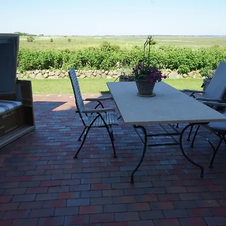 In Mit Garten Und Terrasse By Interhome Appartement Morsum (Sylt)